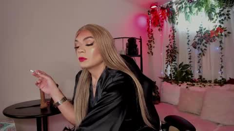 Snapshot of karol_elegance_ chatting on 05-07-26, 01:16 karol online show from 05-07-26, 01:16