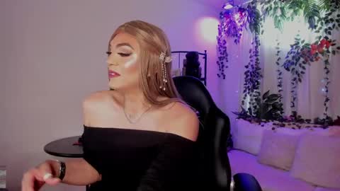 Snapshot of karol_elegance_ chatting on 05-09-26, 01:27 karol online show from 05-09-26, 01:27