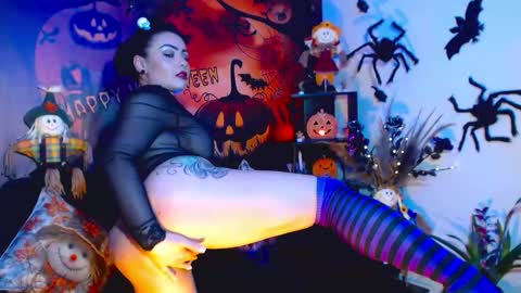 Karol Kenedy online show from 10-18-25, 07:42