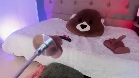 KAROL  online show from 11-30-25, 03:54