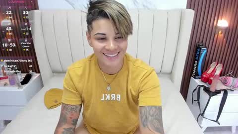 Karol and Luna online show from 02-18-25, 05:20