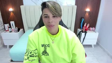 Karol and Luna online show from 02-24-25, 02:40