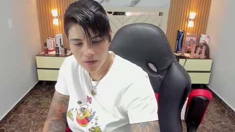 Karol and Luna online show from 09-25-25, 02:48