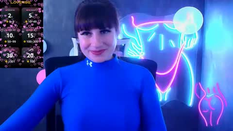 Caroline online show from 03-11-25, 04:07