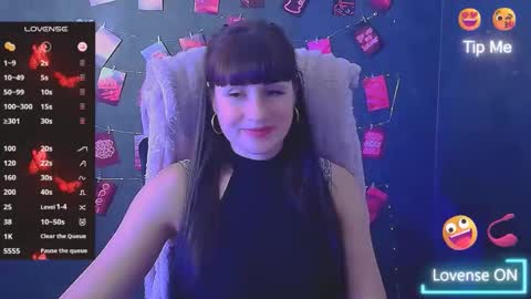 Caroline online show from 11-28-25, 10:07