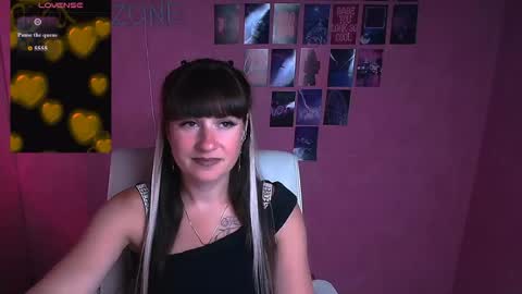 Snapshot of karolina_mia chatting on 06-28-26, 05:46 Caroline online show from 06-28-26, 05:46