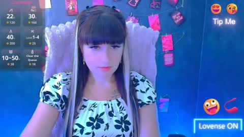 Snapshot of karolina_mia chatting on 07-21-26, 05:43 Caroline online show from 07-21-26, 05:43