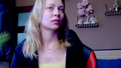 karoline121 online show from 12-15-25, 06:50