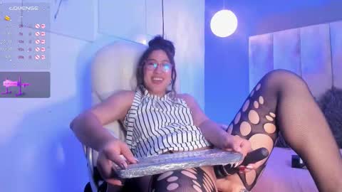 Snapshot of karoline21_ chatting on 10-03-25, 01:19 Karoline  online show from 10-03-25, 01:19