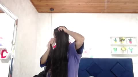 Isa online show from 11-12-25, 04:24