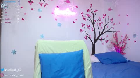 Karolina 3 online show from 12-17-24, 01:18