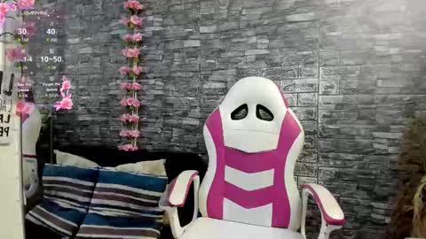 KAROLL online show from 12-18-25, 12:44