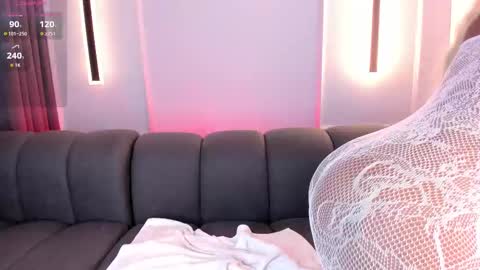 Karol online show from 10-24-25, 04:42