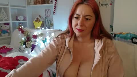 Snapshot of karolynesyera chatting on 02-14-25, 02:44 karolynesyera online show from 02-14-25, 02:44