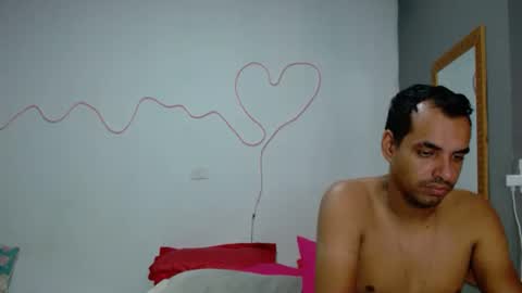 Snapshot of kasaltaradinho chatting on 01-15-25, 05:47 Tamires e Maicon online show from 01-15-25, 05:47