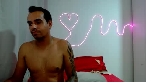 Snapshot of kasaltaradinho chatting on 01-23-25, 12:04 Tamires e Maicon online show from 01-23-25, 12:04