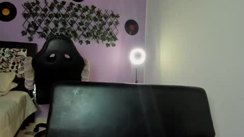 Snapshot of kassandra_james chatting on 12-04-24, 01:25 kassandra james online show from 12-04-24, 01:25