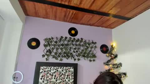 Snapshot of kassandra_james chatting on 12-29-24, 09:30 kassandra james online show from 12-29-24, 09:30