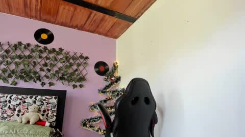 Snapshot of kassandra_james chatting on 01-02-25, 02:13 kassandra james online show from 01-02-25, 02:13