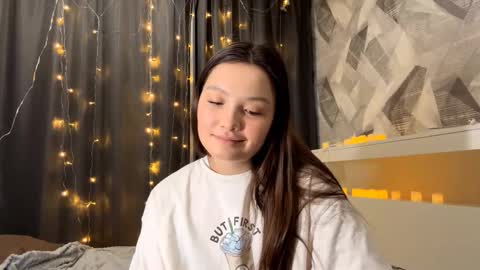 Kira online show from 11-26-25, 04:08