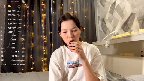 Kira online show from 11-30-25, 08:40