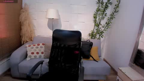 kassmonroe online show from 10-22-25, 12:27