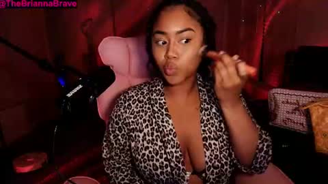 Snapshot of kat2025 chatting on 08-08-26, 01:19 BriannaBrave online show from 08-08-26, 01:19