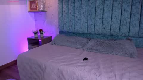 Snapshot of kat_blake chatting on 10-10-25, 05:28 kat_blake online show from 10-10-25, 05:28