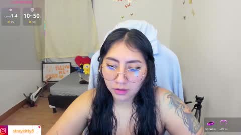 Snapshot of kat_ly_chan chatting on 10-02-25, 12:06 Kat       online show from 10-02-25, 12:06