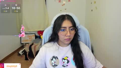 Snapshot of kat_ly_chan chatting on 10-15-25, 09:15 Kat       online show from 10-15-25, 09:15