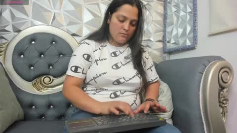 Snapshot of kataleyastiward chatting on 02-03-25, 03:27 KATA online show from 02-03-25, 03:27