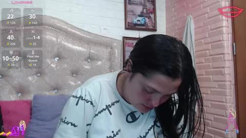 Snapshot of kataleyastiward chatting on 10-18-25, 03:13 KATA online show from 10-18-25, 03:13