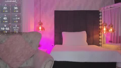 Kat online show from 12-26-24, 11:54