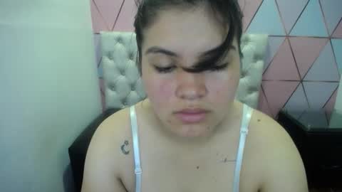 Snapshot of katalina_santana25 chatting on 12-17-25, 05:30 katalina santana25 online show from 12-17-25, 05:30