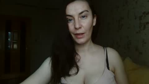 Snapshot of katalinaqe chatting on 10-10-25, 08:13 KatalinaQE online show from 10-10-25, 08:13