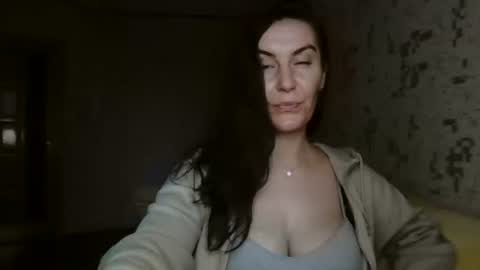 Snapshot of katalinaqe chatting on 10-20-25, 06:25 KatalinaQE online show from 10-20-25, 06:25