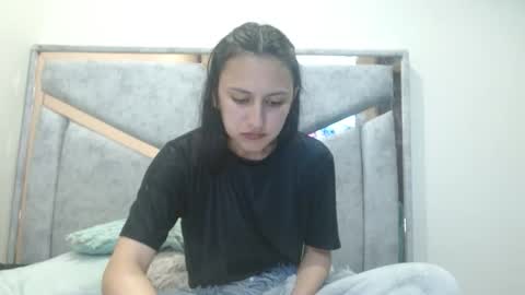 Snapshot of kate_davies chatting on 10-24-25, 12:19 kate online show from 10-24-25, 12:19