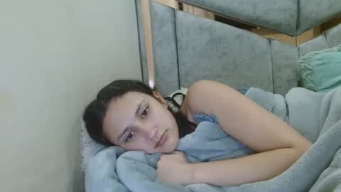 Snapshot of kate_davies chatting on 10-30-25, 12:12 kate online show from 10-30-25, 12:12