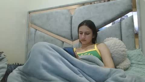 Snapshot of kate_davies chatting on 11-08-25, 12:00 kate online show from 11-08-25, 12:00