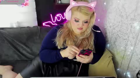 Snapshot of kate_jenny_ chatting on 02-11-25, 09:53 Katarina online show from 02-11-25, 09:53