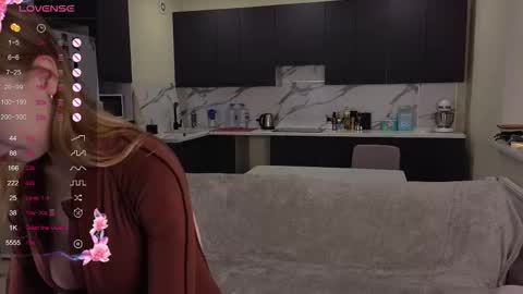 kate_krayy online show from 10-28-25, 04:53