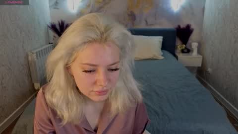 Snapshot of kate_krose chatting on 02-17-26, 01:13 Kate online show from 02-17-26, 01:13