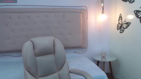 Snapshot of kate_pickman chatting on 03-12-25, 03:24 kate online show from 03-12-25, 03:24