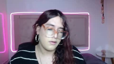 Snapshot of kate_pickman chatting on 10-08-25, 03:37 kate online show from 10-08-25, 03:37