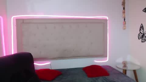 Snapshot of kate_pickman chatting on 10-09-25, 04:10 kate online show from 10-09-25, 04:10