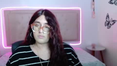 Snapshot of kate_pickman chatting on 10-21-25, 05:08 kate online show from 10-21-25, 05:08