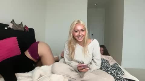 kateharperr online show from 11-16-25, 10:04