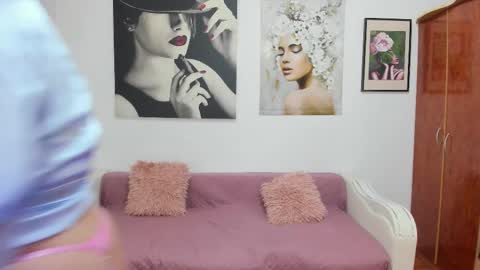 Anna online show from 10-20-25, 03:40