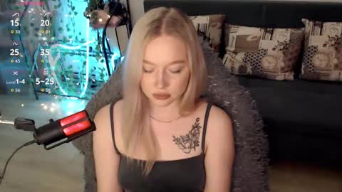 Lisa online show from 09-15-25, 09:59