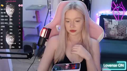 Lisa online show from 12-20-25, 04:41